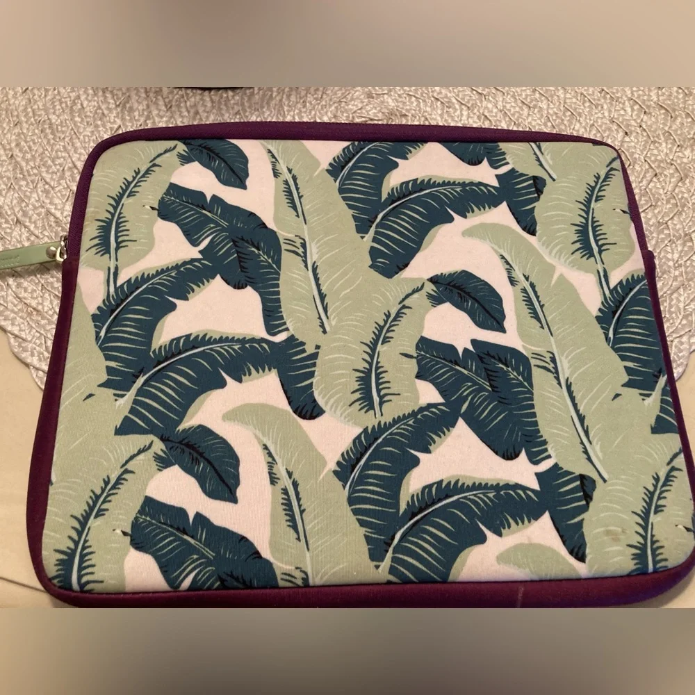 Juicy Couture IPad carrier! - Picture 3 of 4